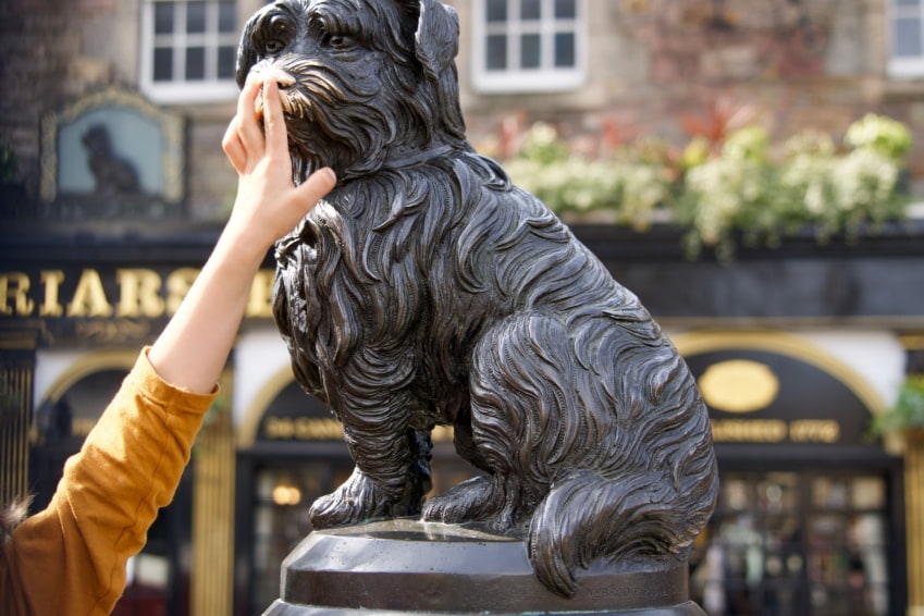 Bronze statue of Greyfriars Bobby, the loyal dog celebrated in Edinburgh folklore